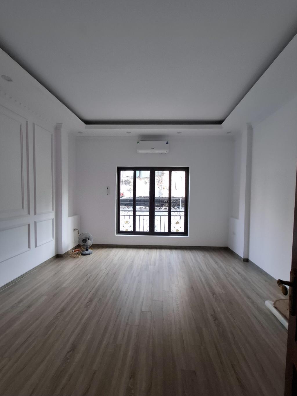 NHÀ MỚI PHỐ TRẦN CUNG- CÁCH 1 NHÀ RA NGÕ TÔ , 30M RA KHU ĐÔ THỊ NAM CƯỜNG- NỘI THẤT ĐẸP.